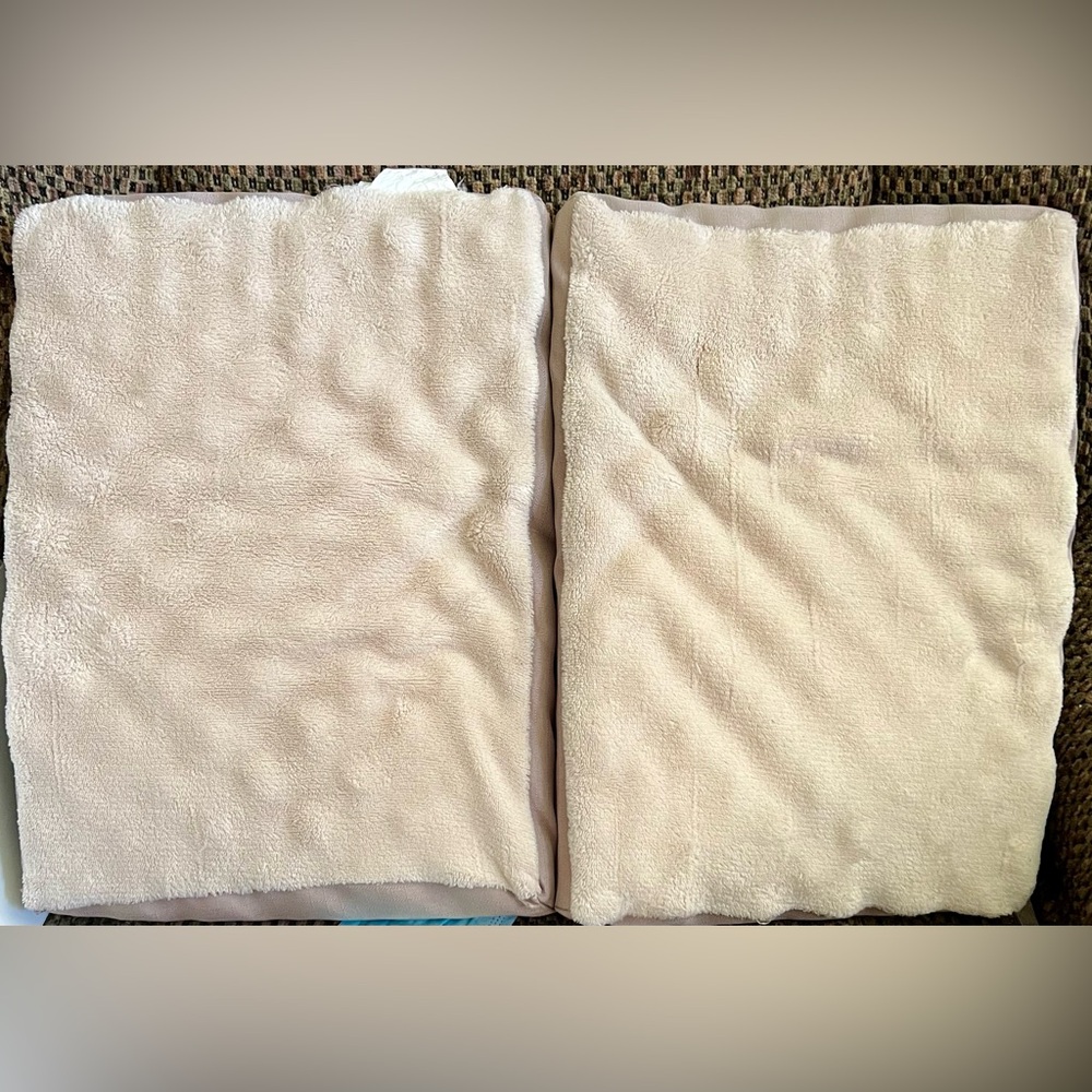 Pet Orthopedic 22” x 15” Tan Crate Mat model 80373 gently used